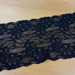 Dentelle noire 15,5cm